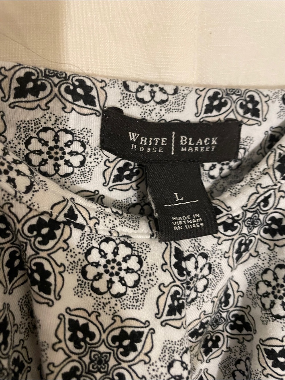 WHBM SHELF BRA KNIT RUFFLE CAMISOLE L - Picture 3 of 4